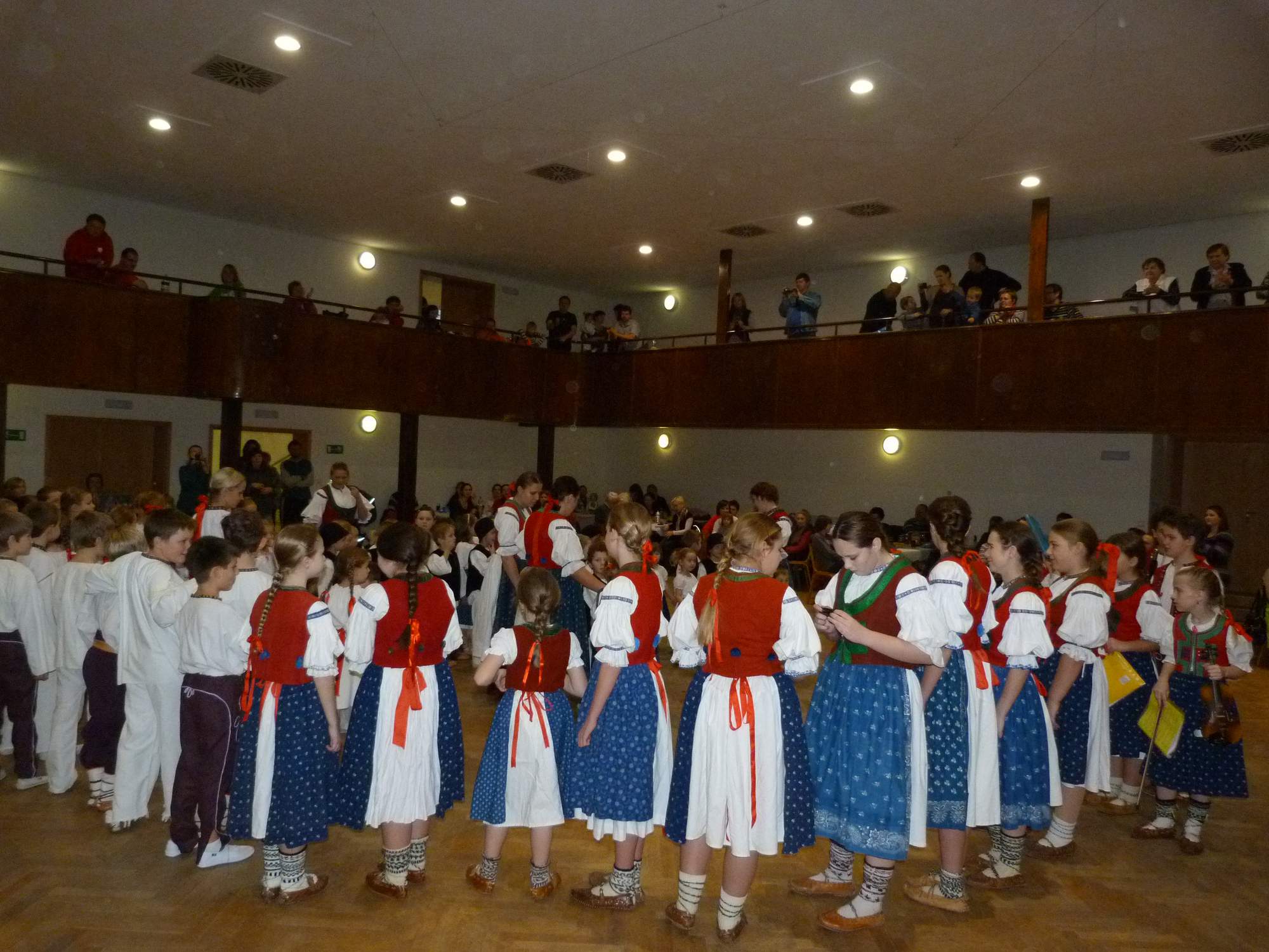 folklorni_bal_s_vuni_Vanoc-011