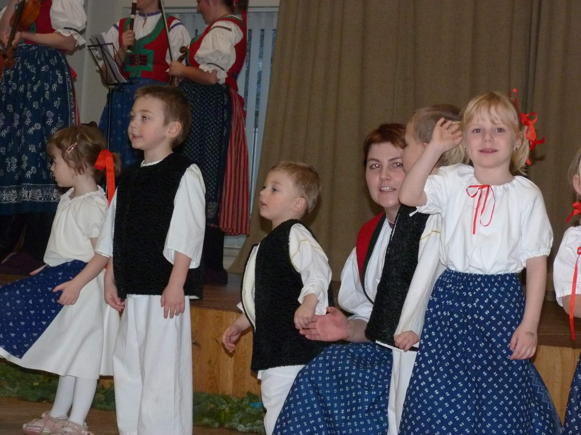 folklorni_bal_s_vuni_Vanoc-015