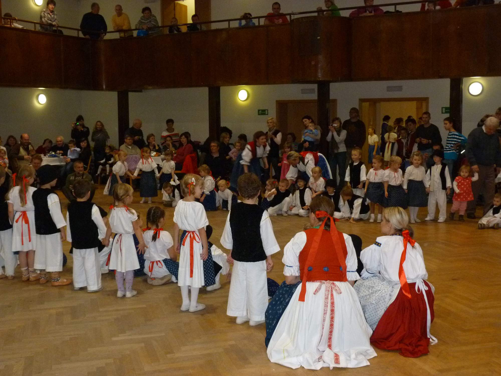 folklorni_bal_s_vuni_Vanoc-036